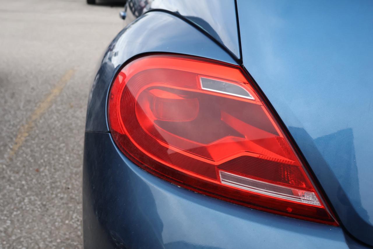 2016 Volkswagen Beetle Coupe | | CD Player | Photo