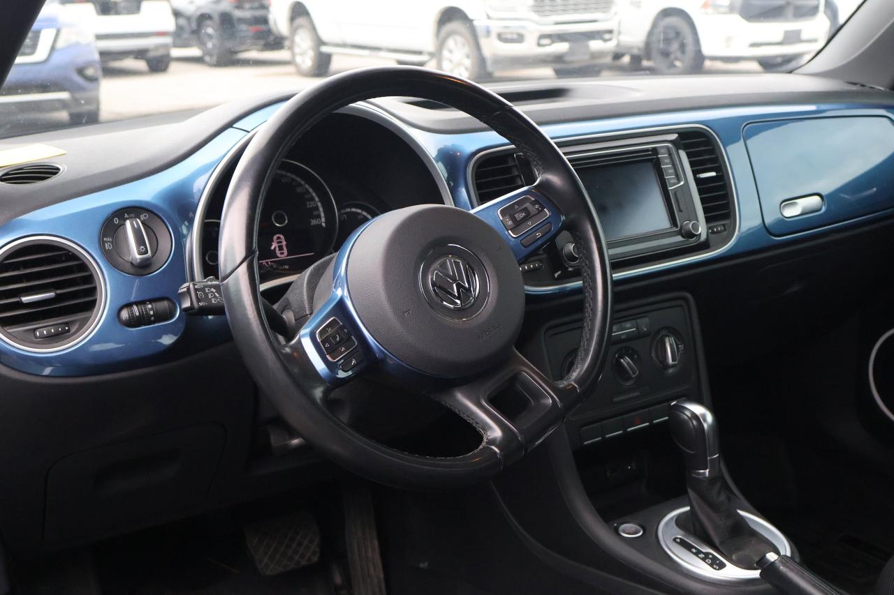 2016 Volkswagen Beetle Coupe | | CD Player | Photo