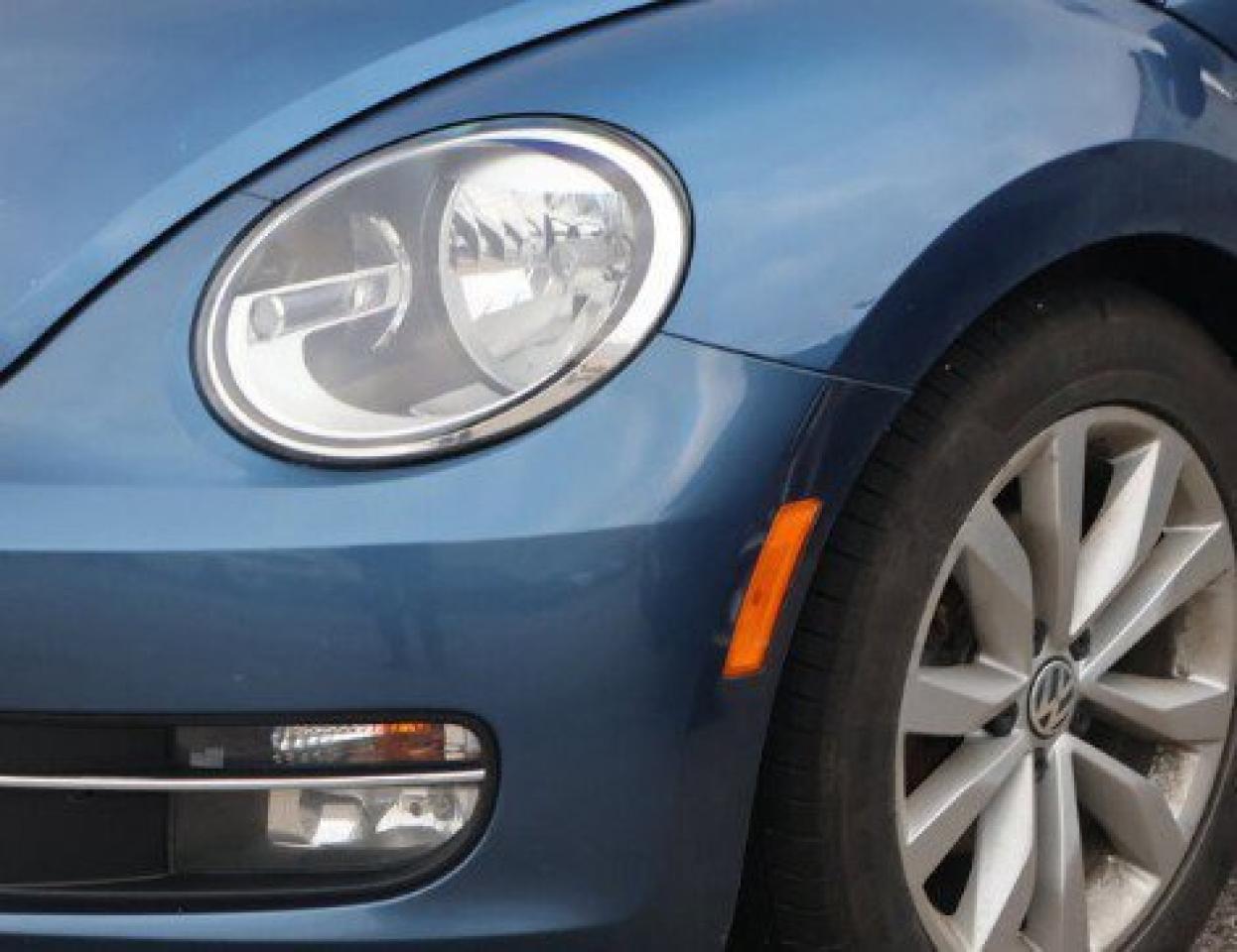 2016 Volkswagen Beetle Coupe | CD Player | Photo