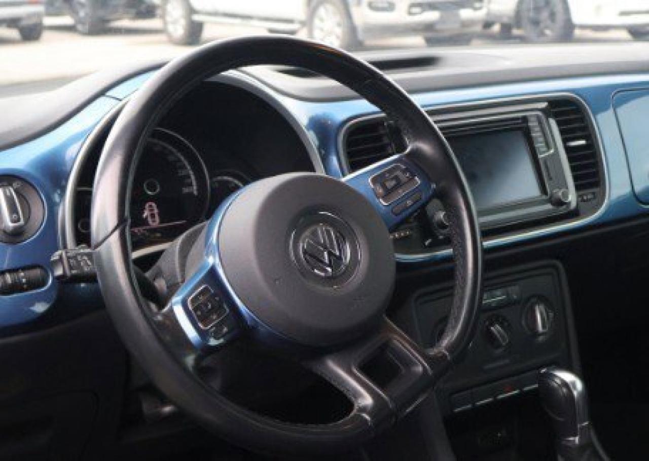 2016 Volkswagen Beetle Coupe | | CD Player | Photo