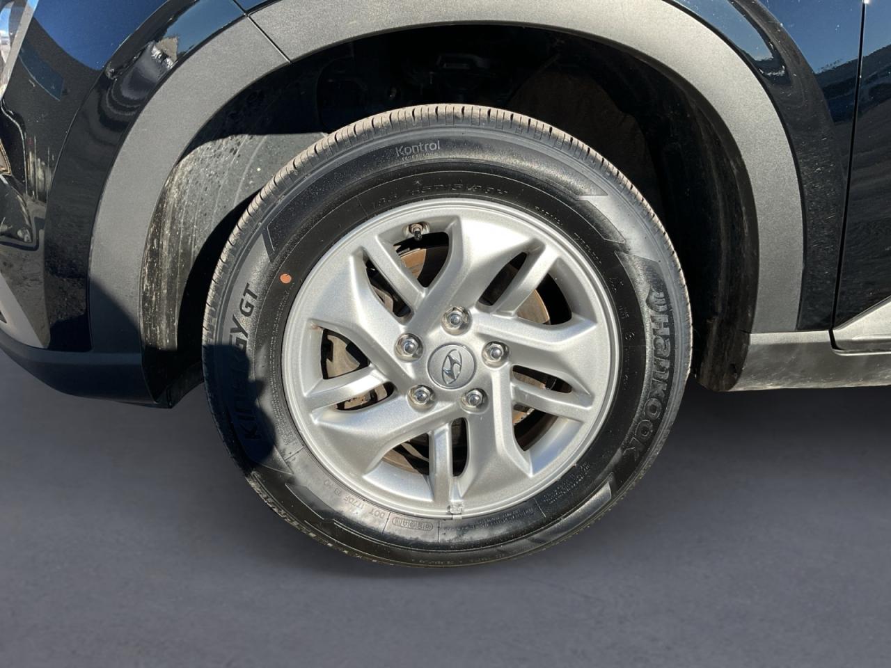 2022 Hyundai Venue 1.6L Preferred! FWD! Photo