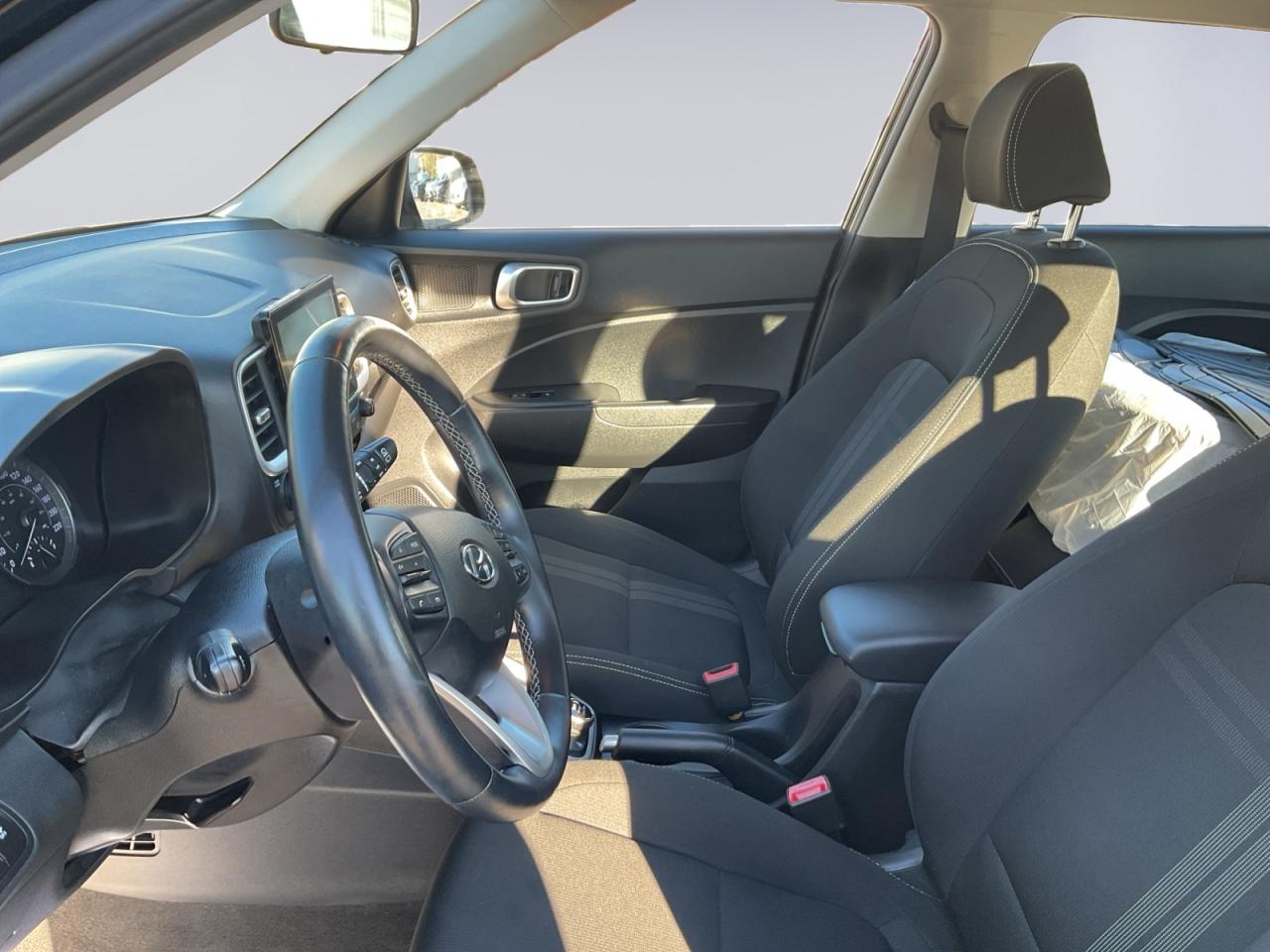 2022 Hyundai Venue 1.6L Preferred! FWD! Photo