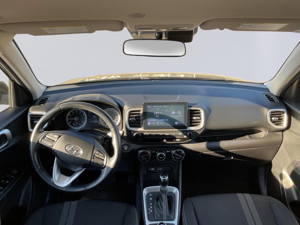 2022 Hyundai Venue 1.6L Preferred! FWD! Photo