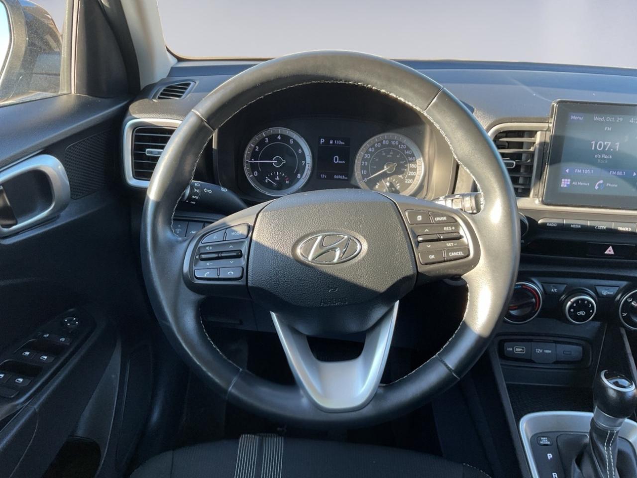 2022 Hyundai Venue 1.6L Preferred! FWD! Photo