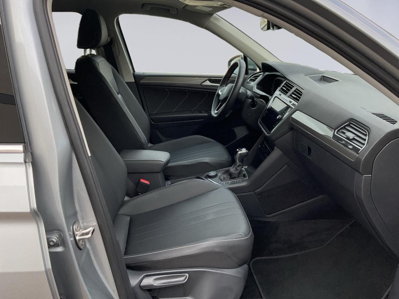 2023 Volkswagen Tiguan 2.0L Certified! Ready for Your Driveway! Photo