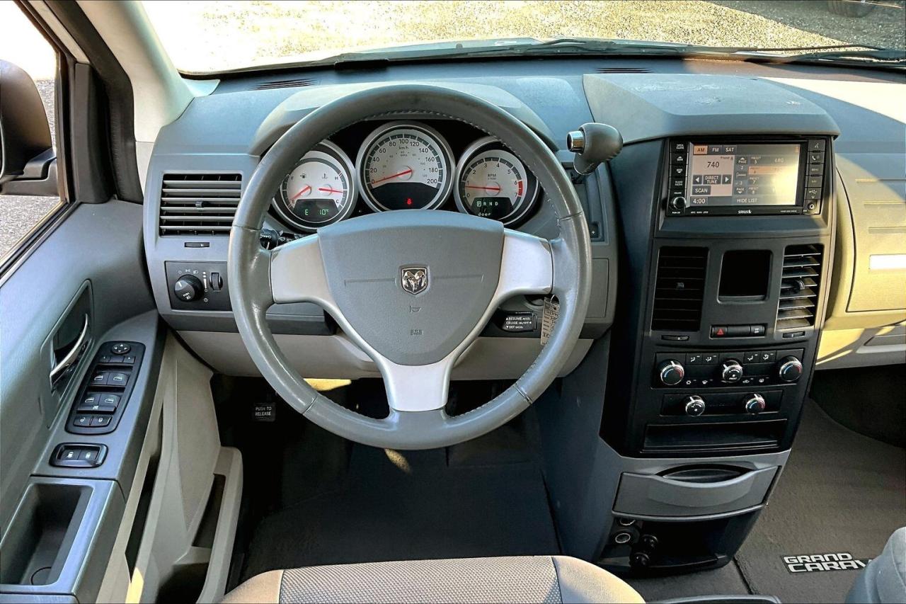 2008 Dodge Grand Caravan SE Stow n Go | AS IS | FWD Photo4