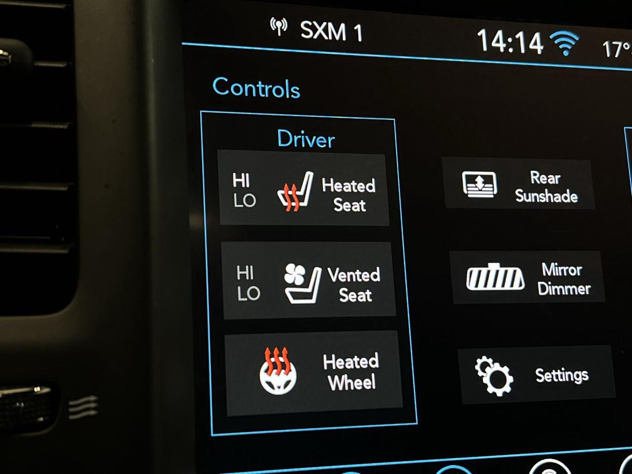 2023 Chrysler 300 S | 300HP V6 | NAPPA LEATHER | PANO ROOF | CARPLAY Photo3