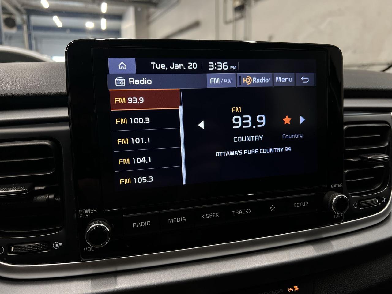 2023 Kia Rio5 AUTOMATIC | HTD SEATS |WIRELESS CARPLAY | REAR CAM Photo