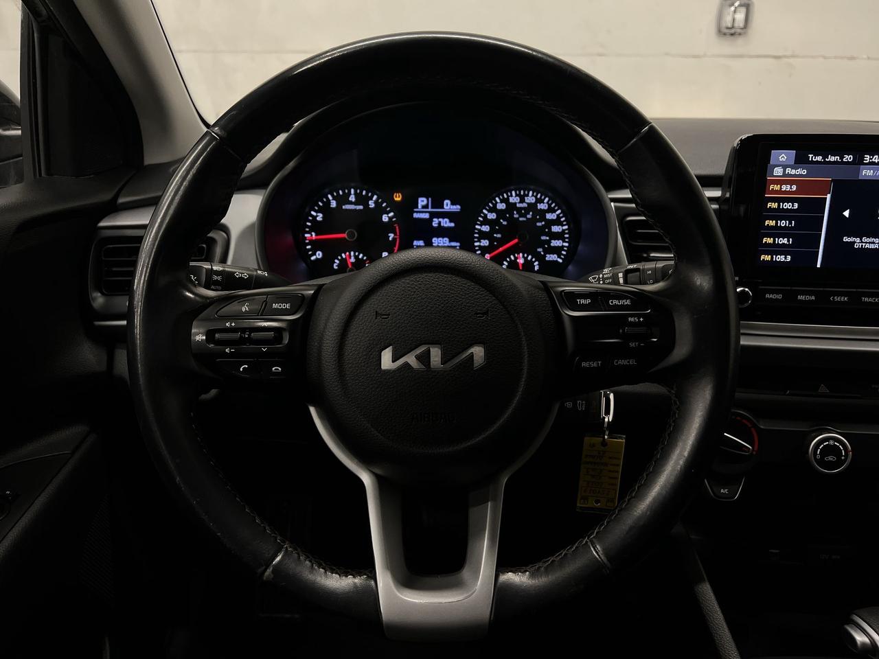 2023 Kia Rio5 AUTOMATIC | HTD SEATS |WIRELESS CARPLAY | REAR CAM Photo