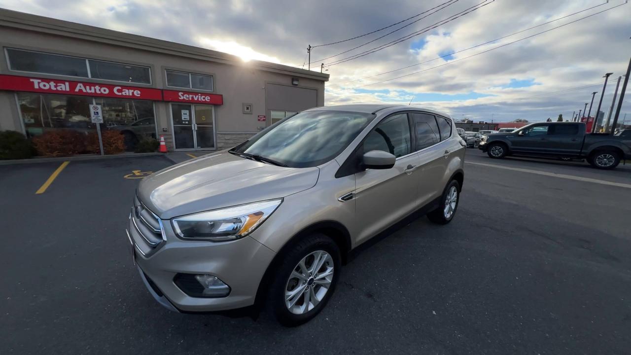 2017 Ford Escape SE AWD | LOW KMS!! | HTD SEATS | REAR CAM | ALLOYS Photo