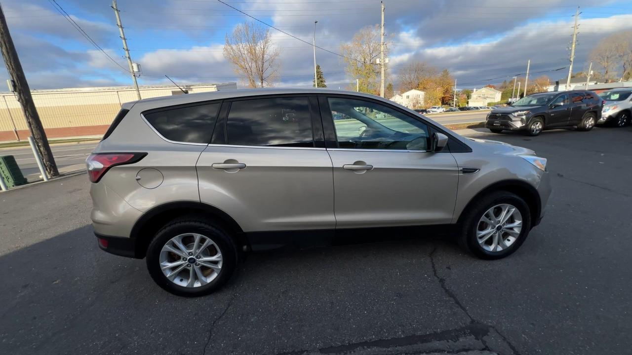 2017 Ford Escape SE AWD | LOW KMS!! | HTD SEATS | REAR CAM | ALLOYS Photo