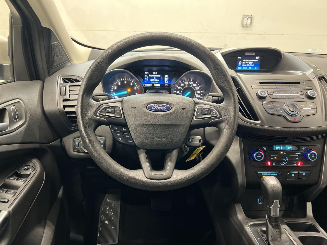 2017 Ford Escape SE AWD | LOW KMS!! | HTD SEATS | REAR CAM | ALLOYS Photo