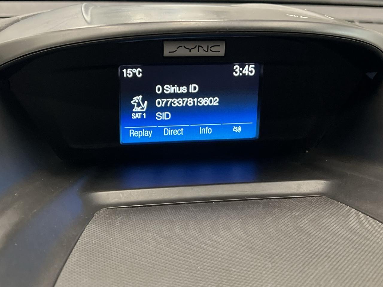 2017 Ford Escape SE AWD | LOW KMS!! | HTD SEATS | REAR CAM | ALLOYS Photo