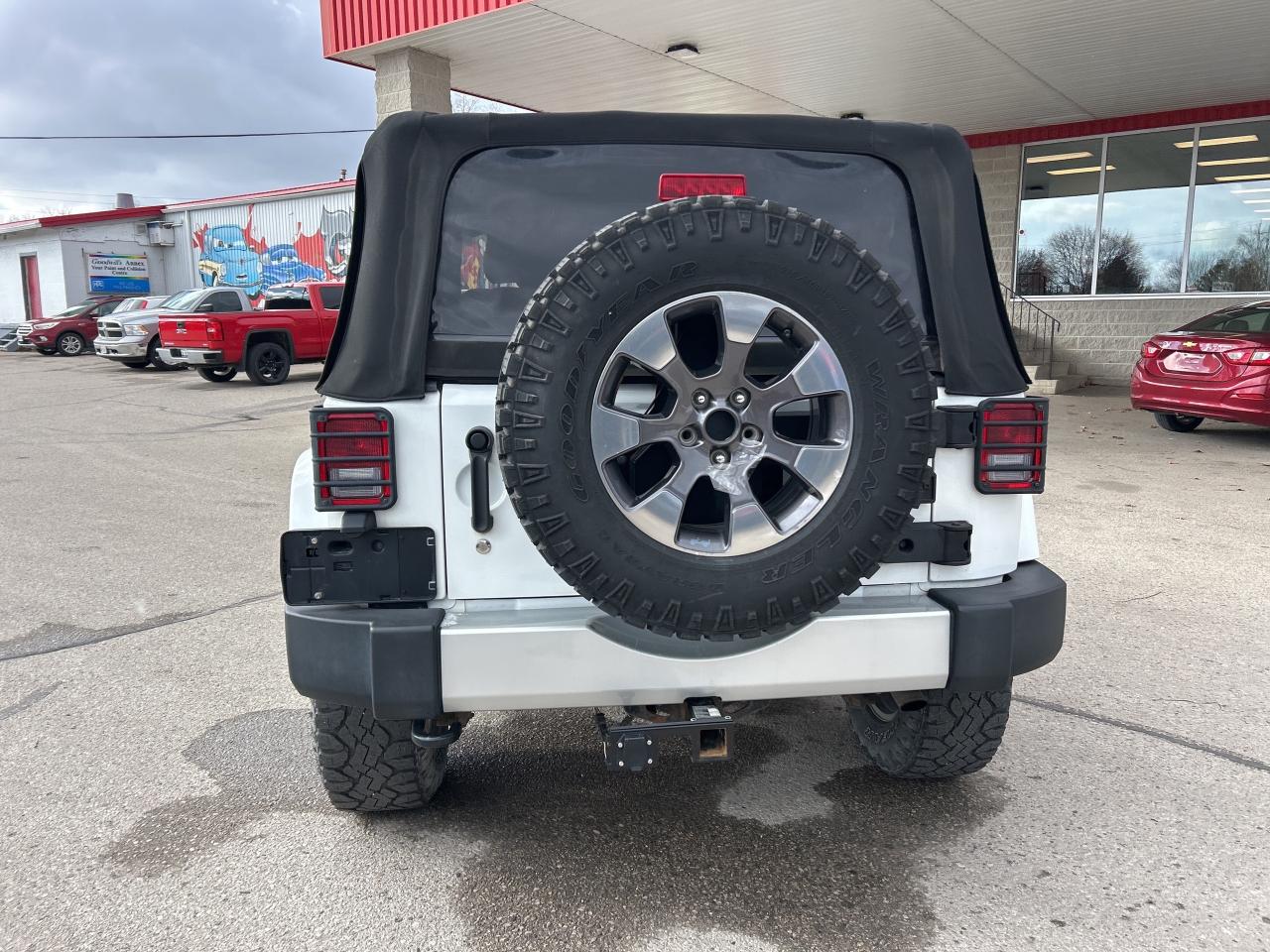 2015 Jeep Wrangler SAHARA, AUTOMATIC, SOFT TOP, REMOTE START, NAV! - Photo #7