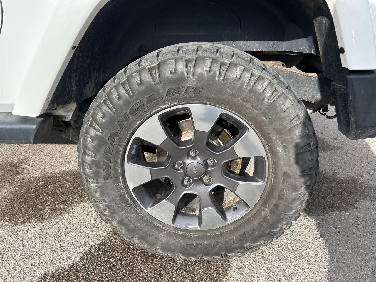 2015 Jeep Wrangler SAHARA, AUTOMATIC, SOFT TOP, REMOTE START, NAV! - Photo #10