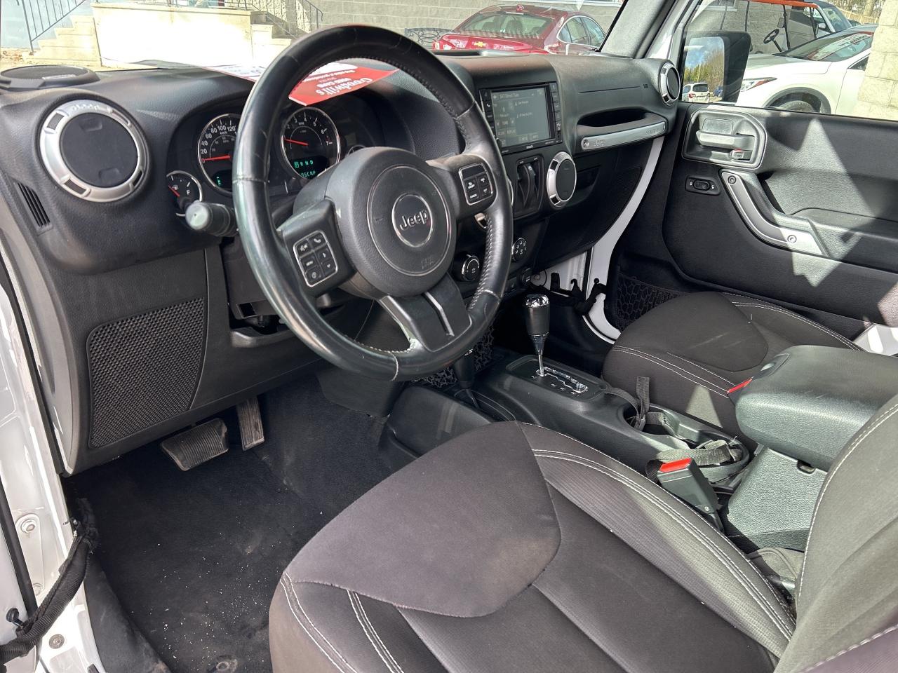 2015 Jeep Wrangler SAHARA, AUTOMATIC, SOFT TOP, REMOTE START, NAV! - Photo #12