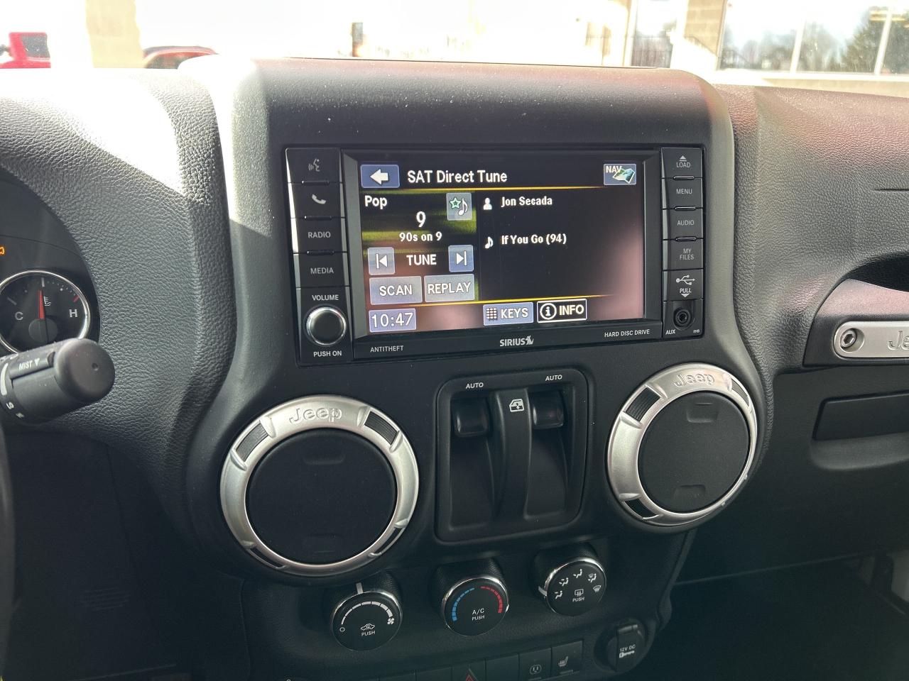 2015 Jeep Wrangler SAHARA, AUTOMATIC, SOFT TOP, REMOTE START, NAV! - Photo #18