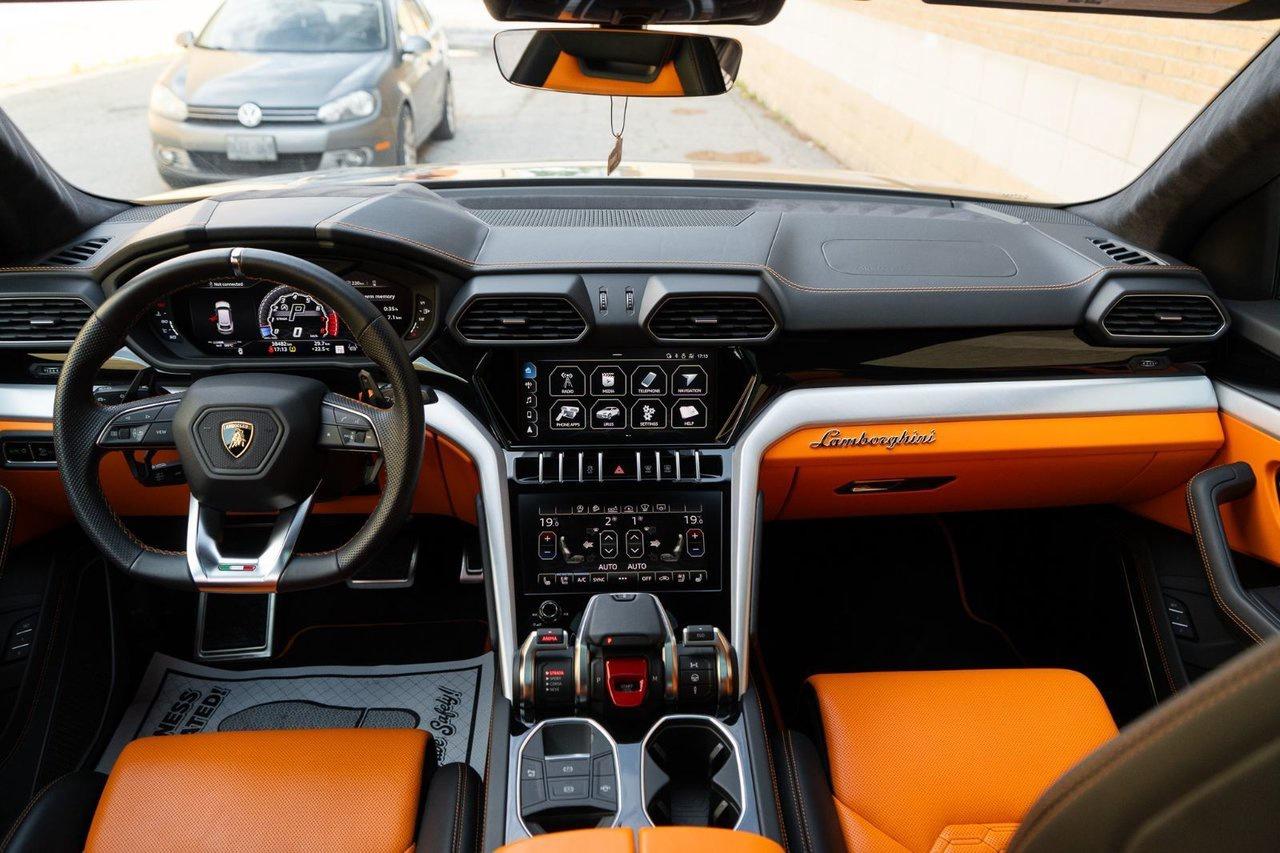 2020 Lamborghini Urus  Photo