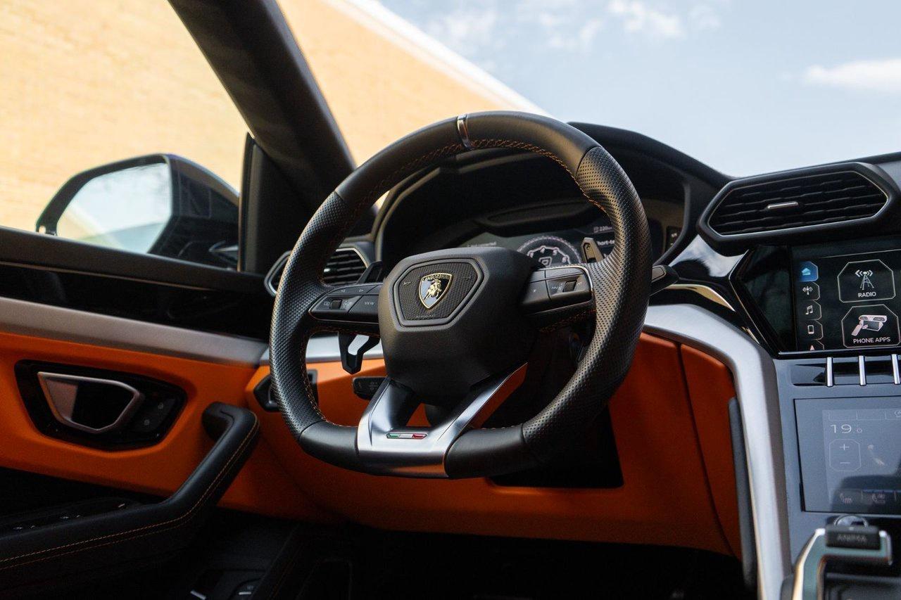 2020 Lamborghini Urus  Photo