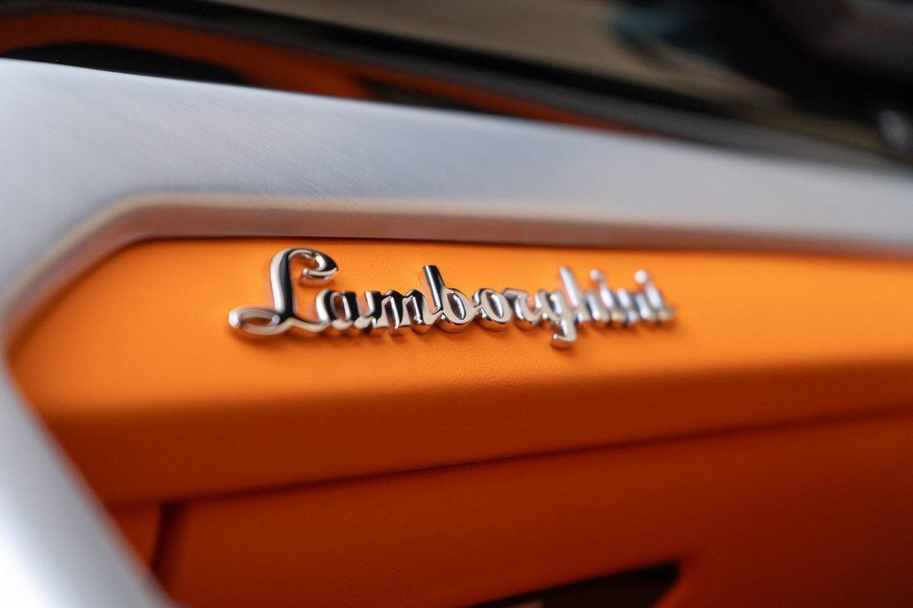 2020 Lamborghini Urus  Photo