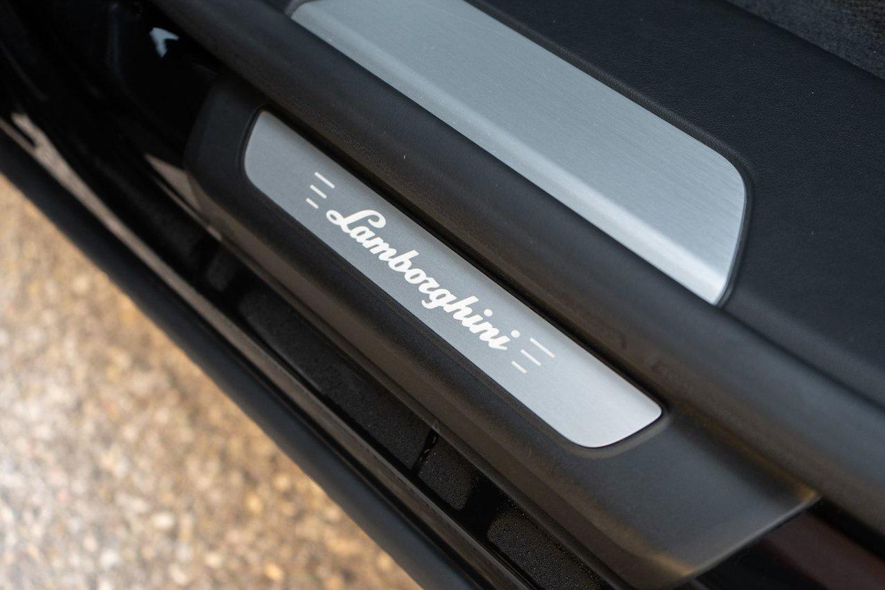 2020 Lamborghini Urus  Photo