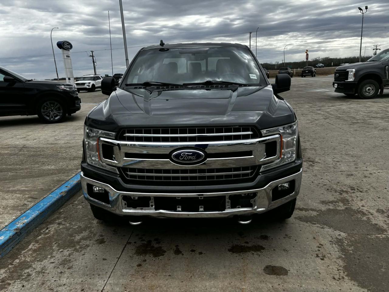 2018 Ford F-150 XLT 4WD SuperCrew 6.5' Box Photo2