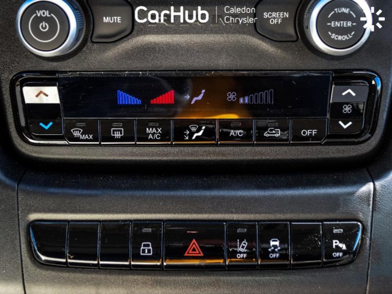 2025 RAM Cargo Van ProMaster SLT 3500 High Roof 159" WB Only 54 Km 3 Seater 10.1"Display Navi Blind Spot Photo