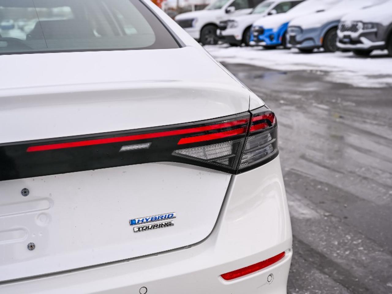 2023 Honda Accord Hybrid Touring Photo4