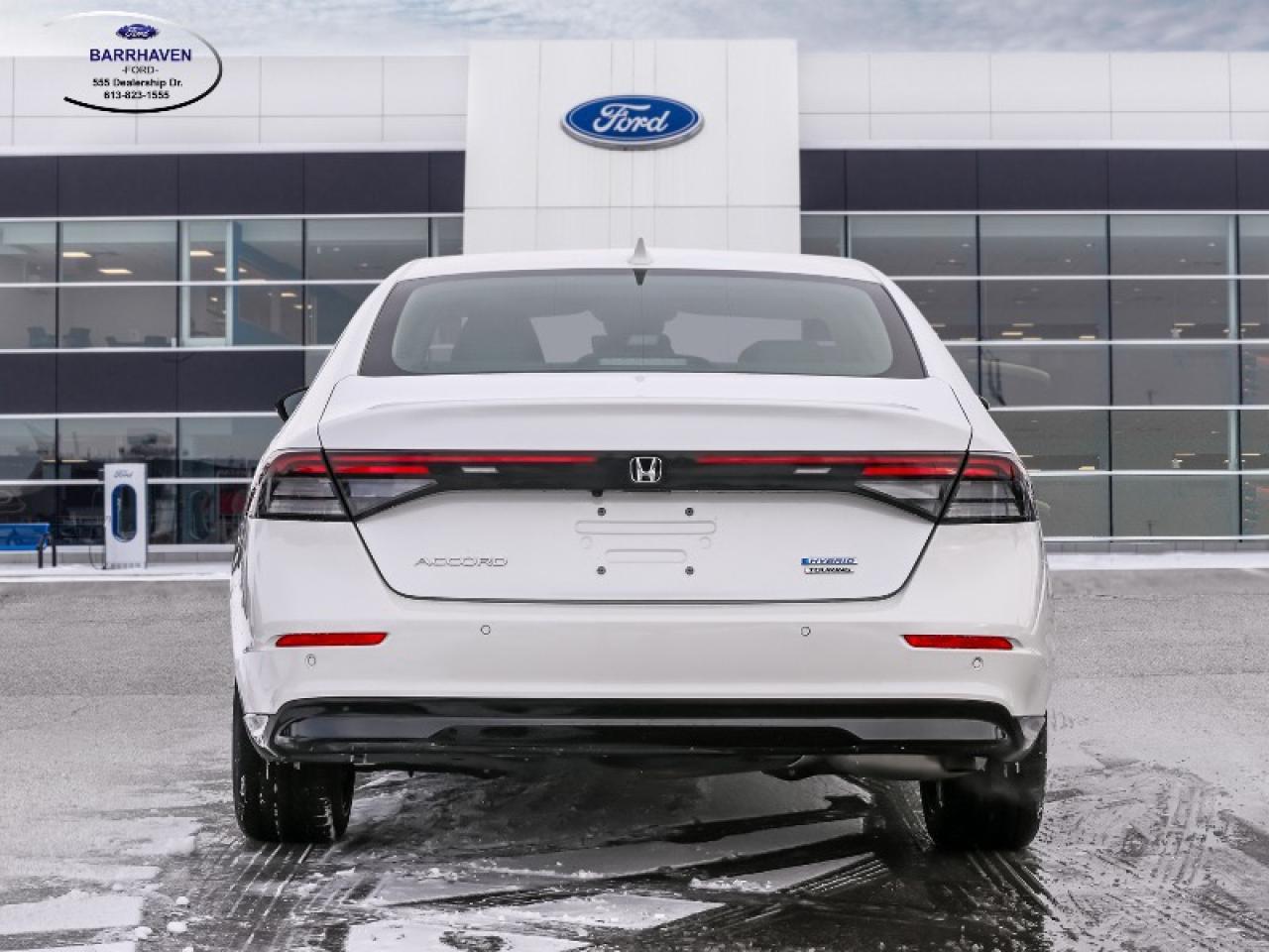 2023 Honda Accord Hybrid Touring Photo3