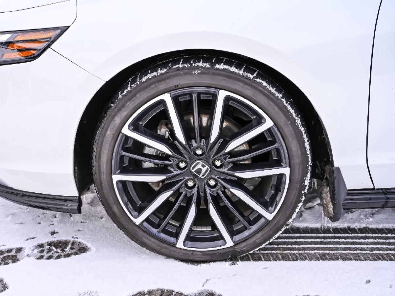 2023 Honda Accord Hybrid Touring Photo