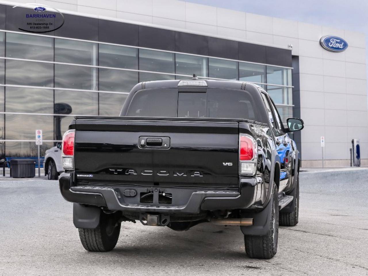 2022 Toyota Tacoma  Photo3