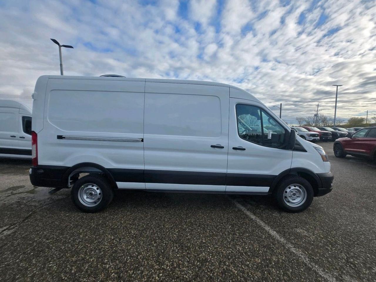 2026 Ford Transit MEDIUM ROOF,  REAR COMPARTMENT LIGHTING Photo4