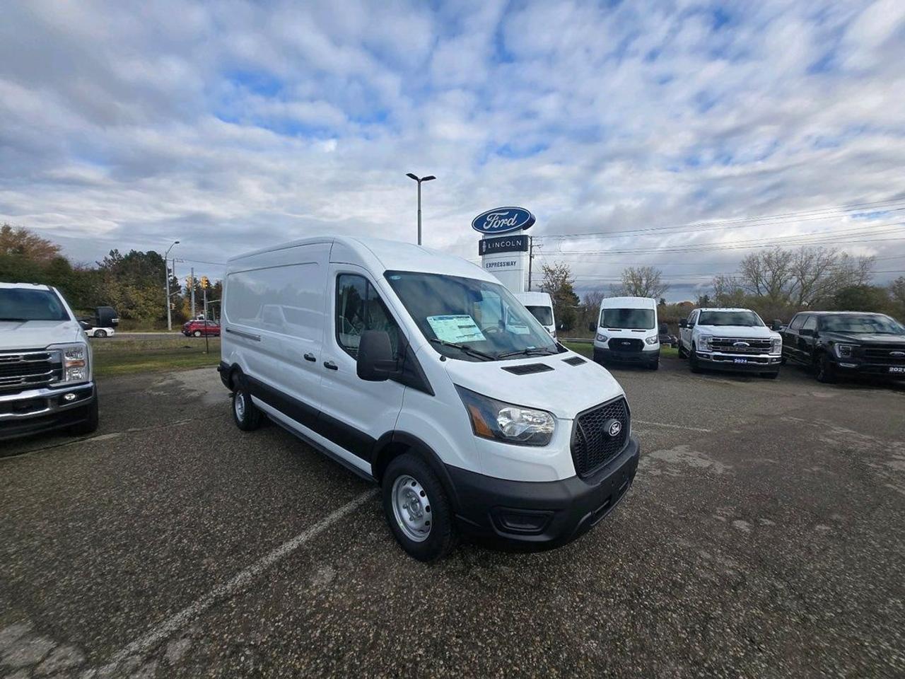 2026 Ford Transit MEDIUM ROOF,  REAR COMPARTMENT LIGHTING Photo2