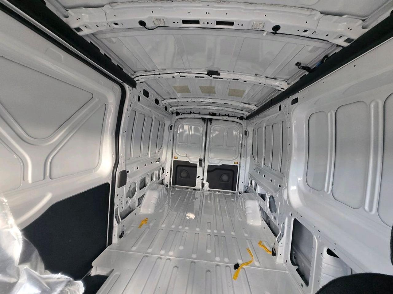 2026 Ford Transit MEDIUM ROOF,  REAR COMPARTMENT LIGHTING Photo