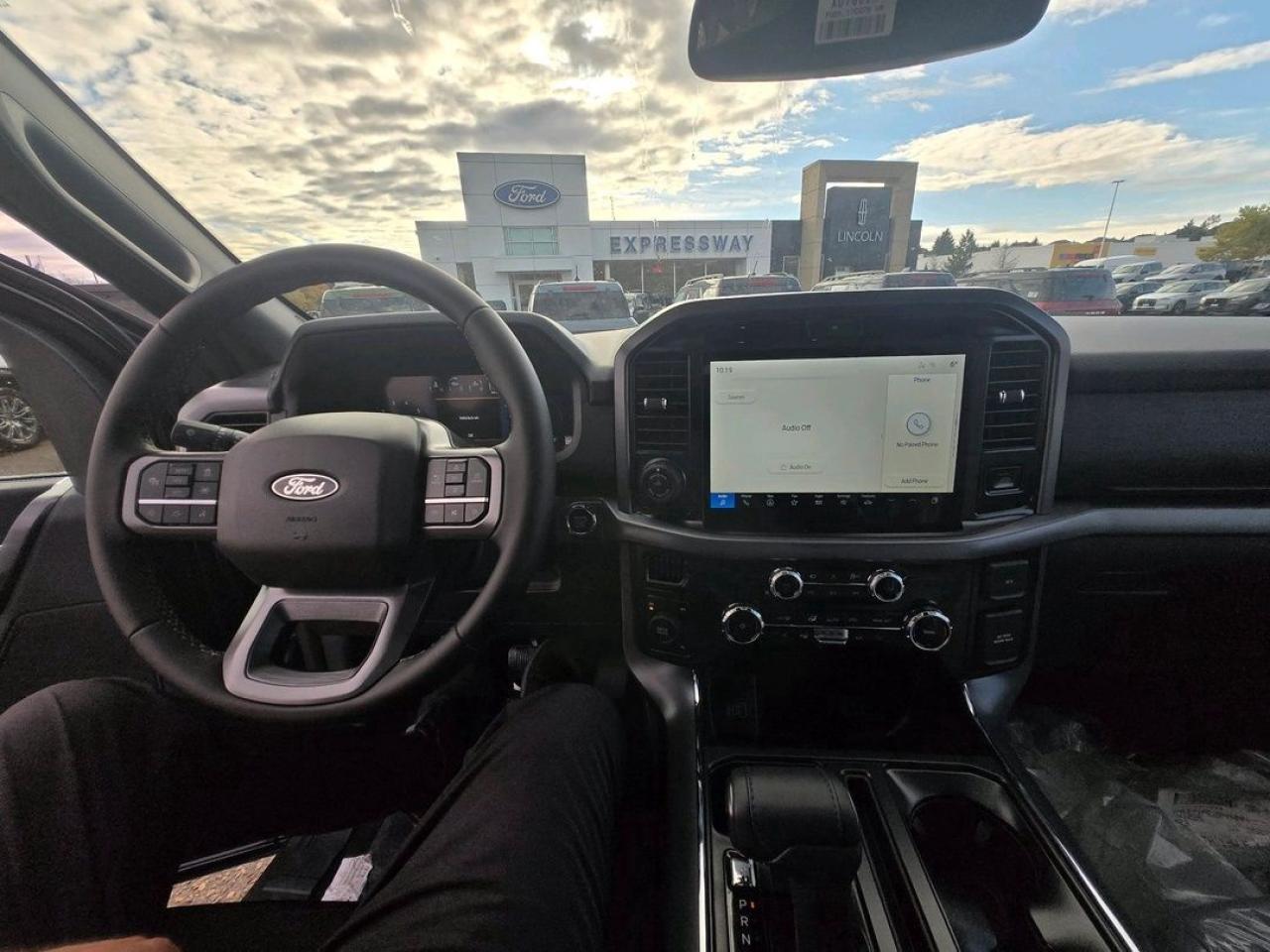 2025 Ford F-150 XLT Photo5