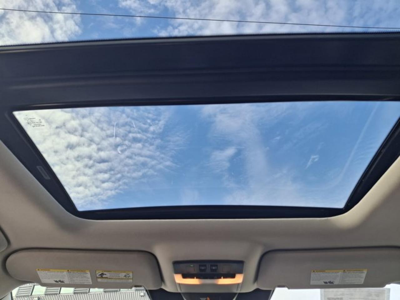 2023 Nissan Pathfinder SL Premium AWD | HUD | Leather | Pano Roof | Nav | Bose | 20" Wheels | CarPlay + Android and More ! Photo