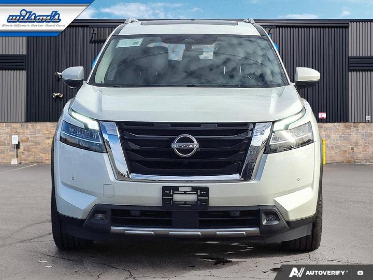 2023 Nissan Pathfinder SL Premium AWD | HUD | Leather | Pano Roof | Nav | Bose | 20" Wheels | CarPlay + Android and More ! Photo