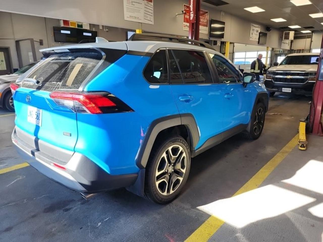 2020 Toyota RAV4 Trail AWD | Leather | Sunroof | Cooled + Heated Seats | Heated Wheel | Radar Cruise | and More ! Photo3