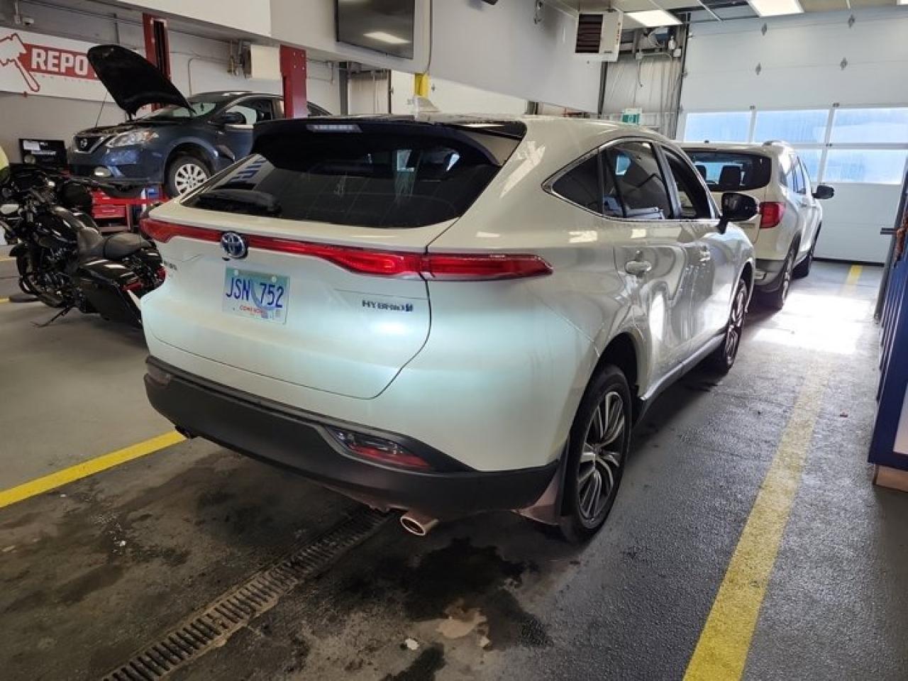 2022 Toyota Venza LE AWD | Hybrid | Power Seat | CarPlay + Android | Heated Seats | Adaptive Cruise | Rear Cam & More! Photo3