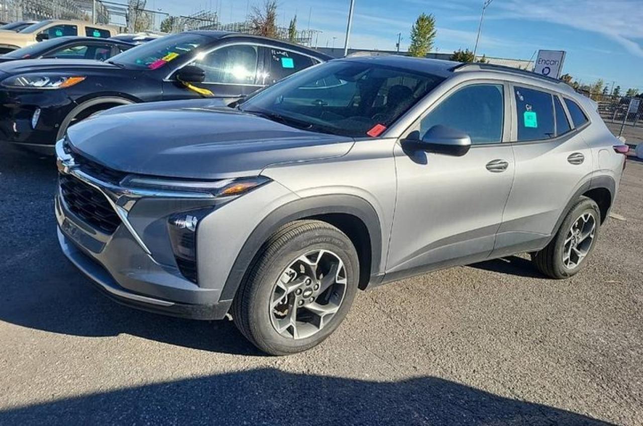 Used 2024 Chevrolet Trax LT | Sunroof | Heated Seats + Steering | Remote Start | CarPlay | Reverse Cam | and More ! for sale in Guelph, ON