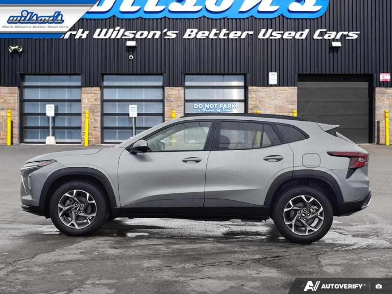 2024 Chevrolet Trax LT | Sunroof | Heated Seats + Steering | Remote Start | CarPlay | Reverse Cam | and More ! Photo