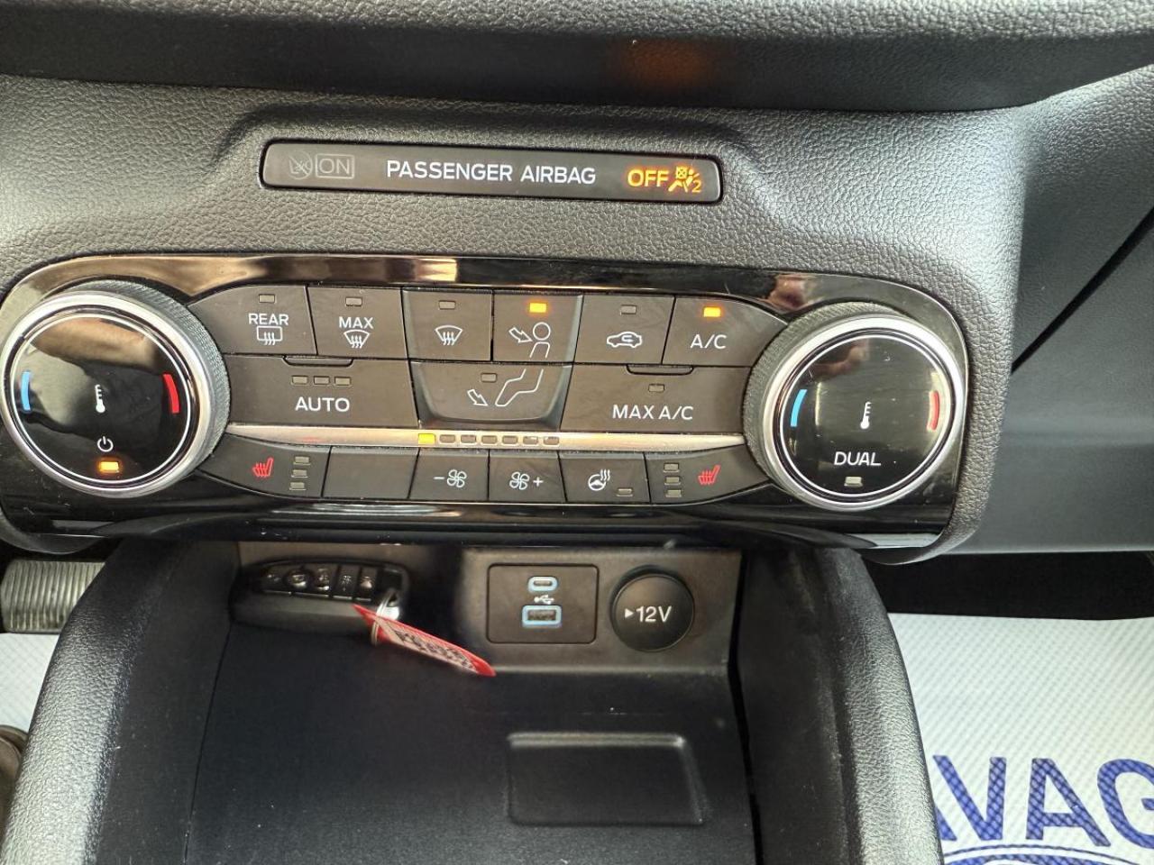 2022 Ford Escape SEL AWD Photo