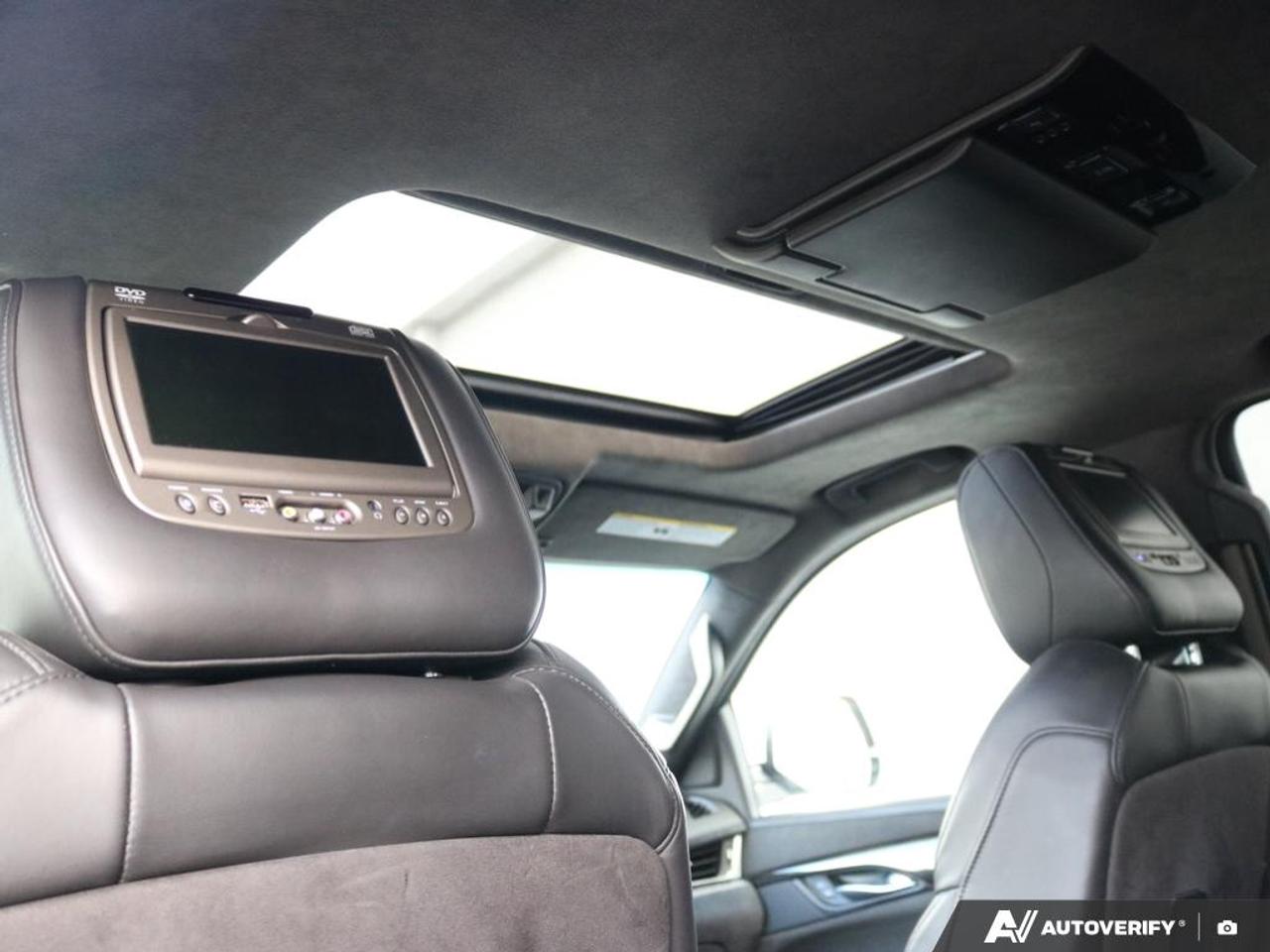 2019 Cadillac Escalade Platinum Photo