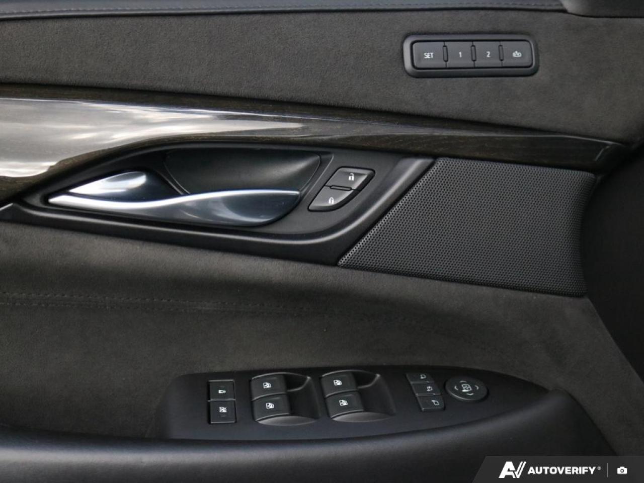 2019 Cadillac Escalade Platinum Photo