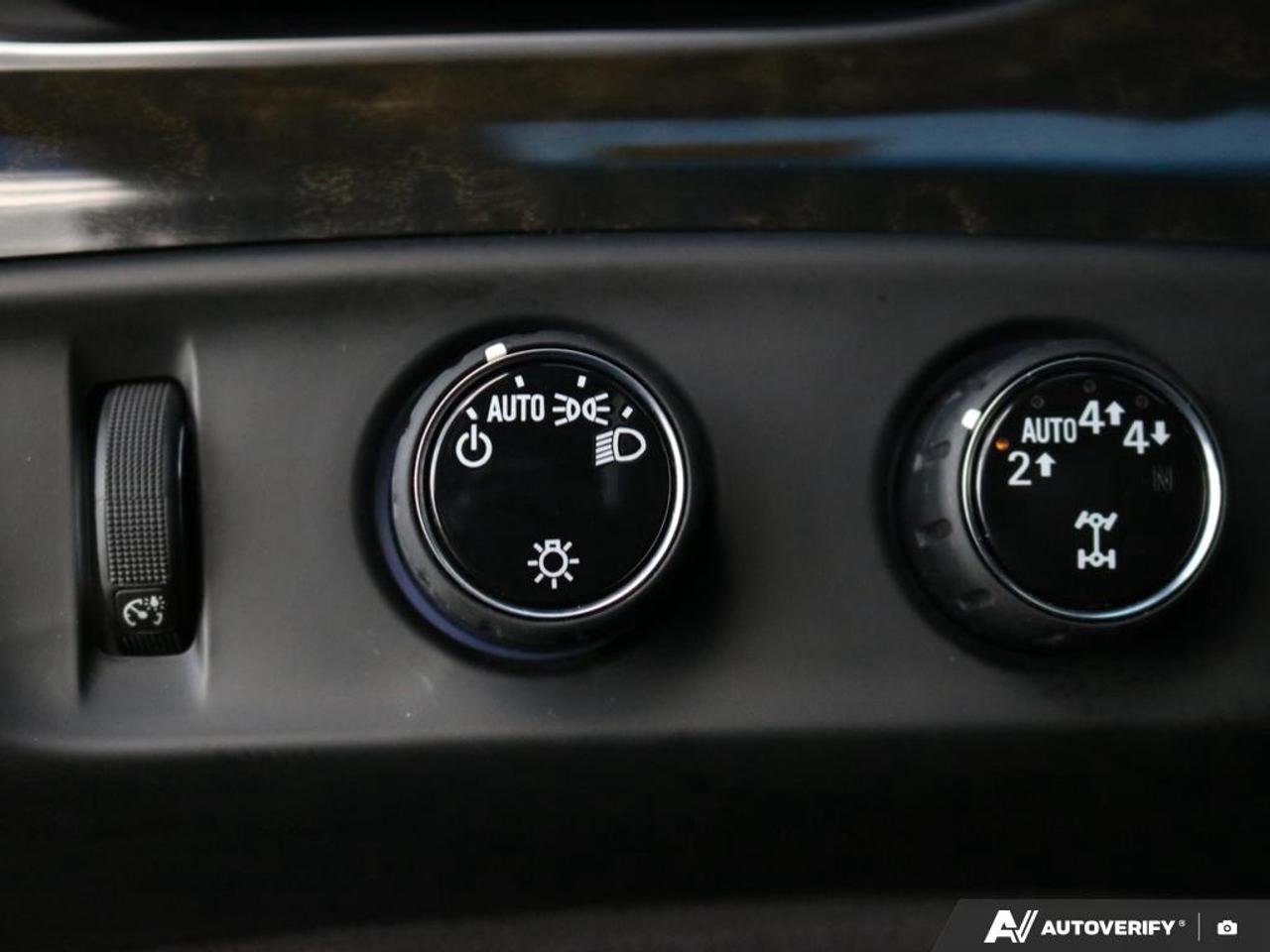 2019 Cadillac Escalade Platinum Photo