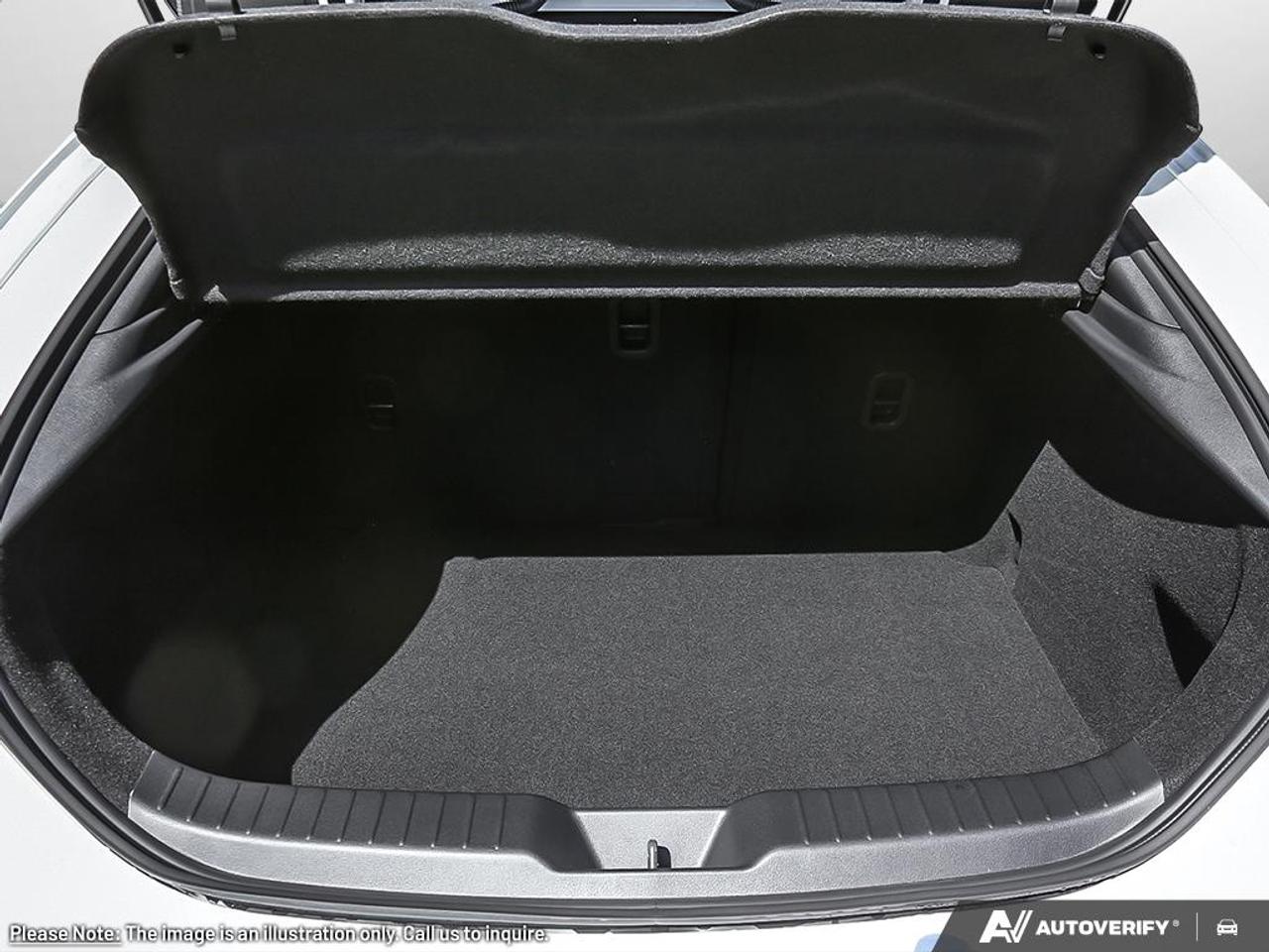 2025 Mazda MAZDA3 Sport GS Photo