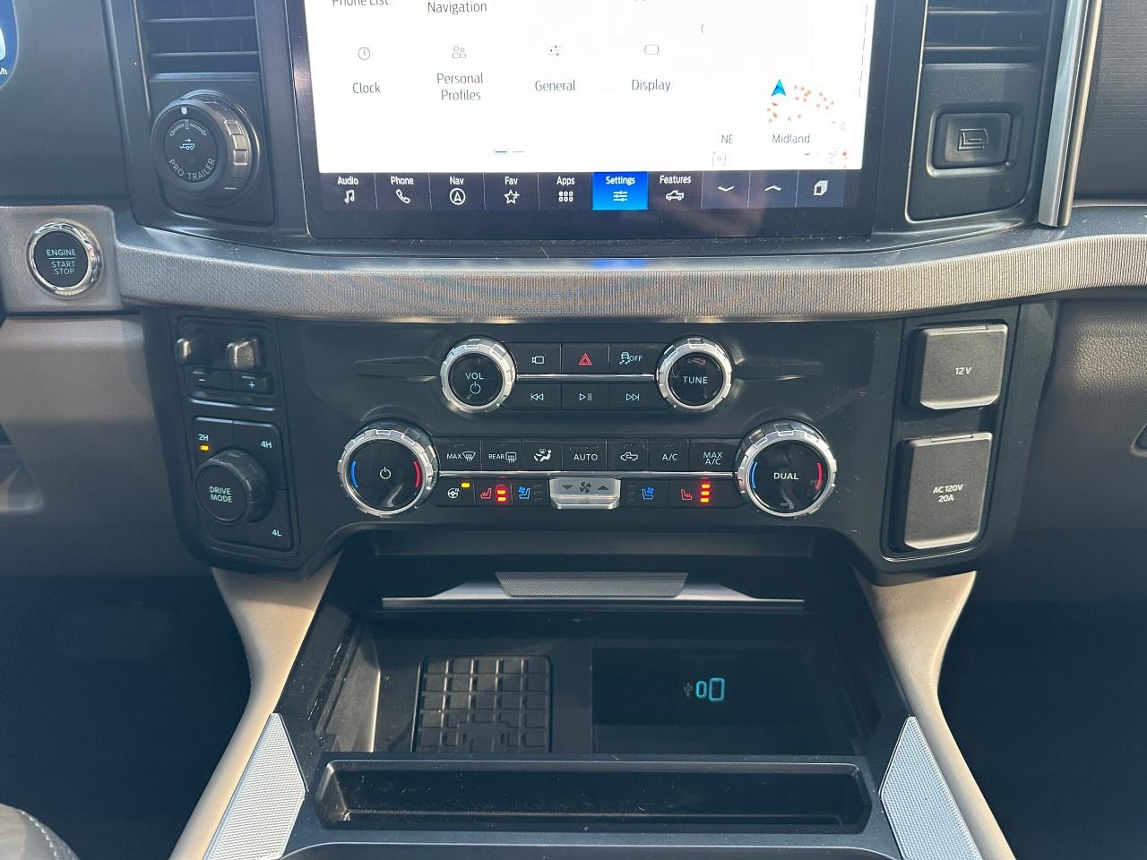 2025 Ford F-450 Super Duty DRW PLATINUM 4WD CREW CAB 8' BOX Photo