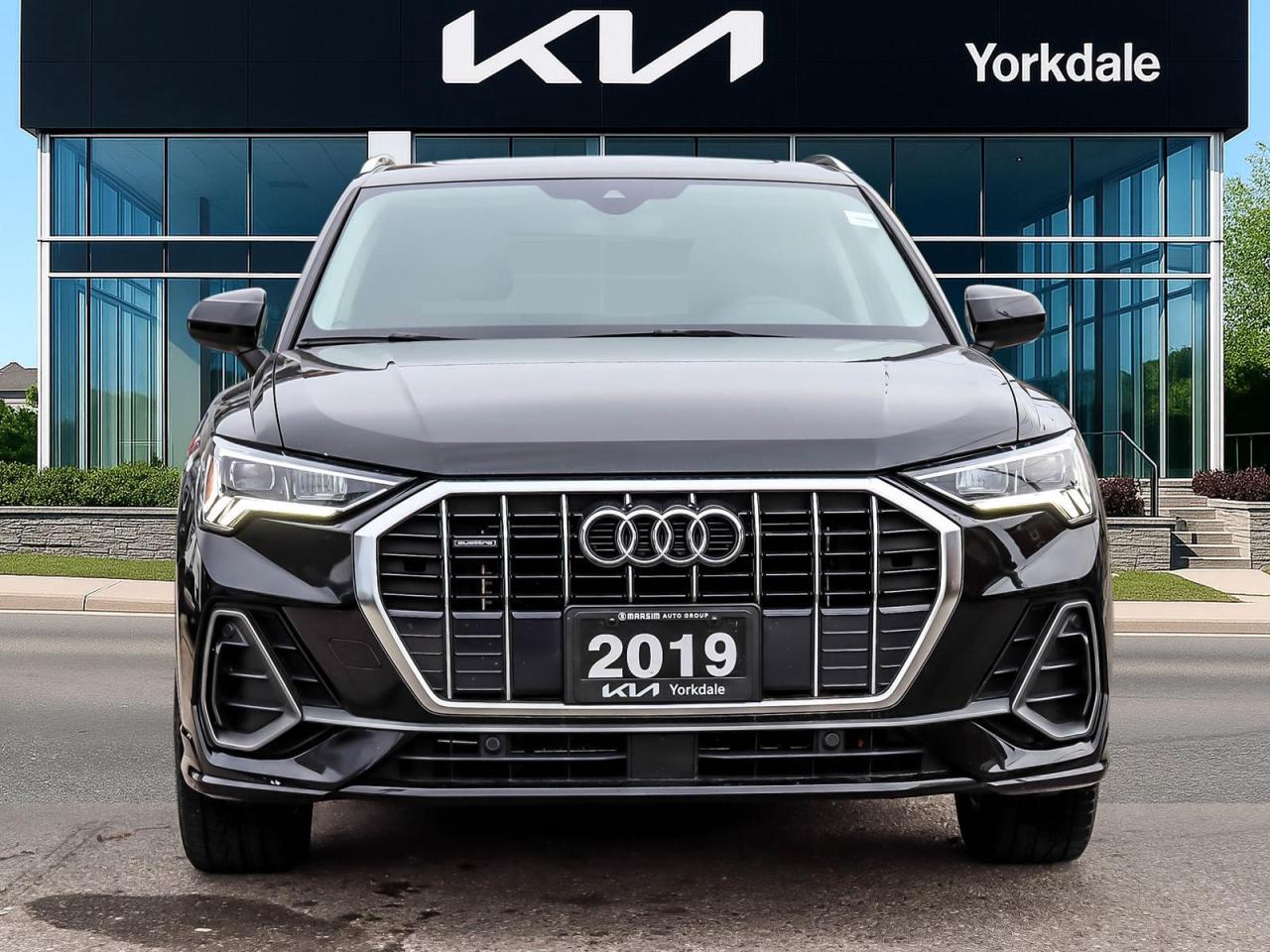 2019 Audi Q3 2.0T Progressiv Photo