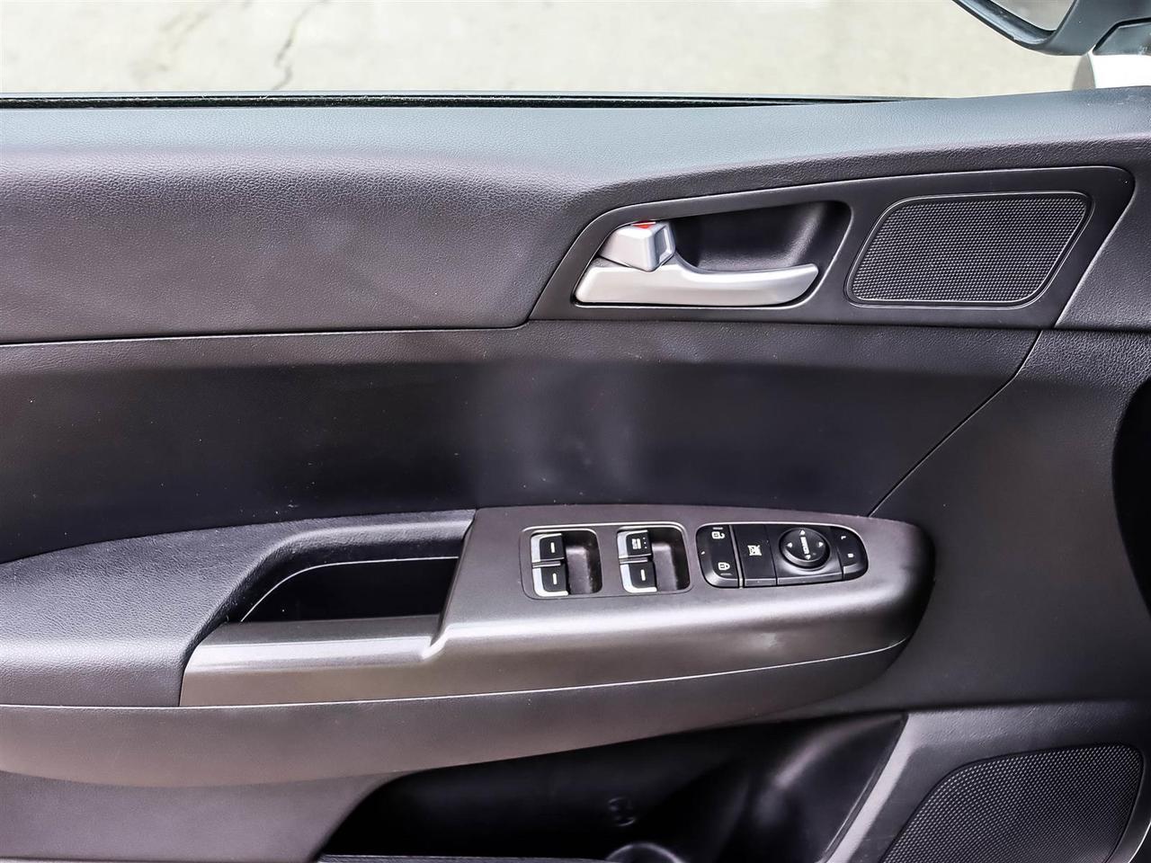 2021 Kia Sportage LX Photo4