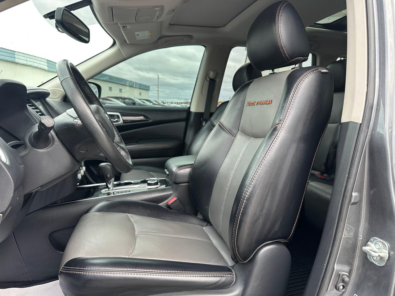 2020 Nissan Pathfinder 4x4 SL Premium Photo